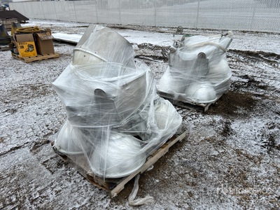 Quantity of (2) Pallets of Hallide Work Lights