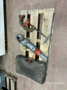 Ridgid 700 Pipe Threader w/Die Set