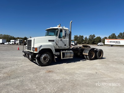 2012 Mack CHU613 6x4 Cabeza Tractora Cabina Corta
