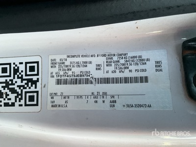 2018 Ford F-450 4x2 Flatbed Truck