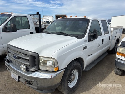 2002 Ford F-350 4x2 Crew Cab Utility Truck