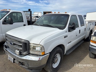 2002 Ford F-350 4x2 Crew Cab Utility Truck