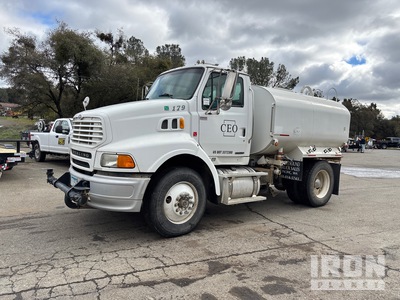 2005 Sterling LT8500 2200 Gal Water Truck