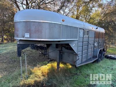 1986 WW Horse Trailer