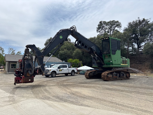 John Deere 2454D Track Harvester John Deere 2454D Track Harvester