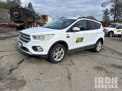2019 Ford Escape SEL 4WD  سيارة رياضية متعددة الاستخدامات