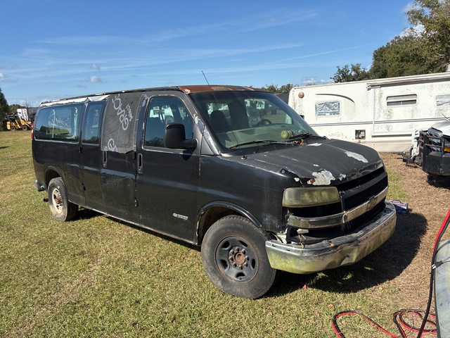 2005 Chevrolet Express 3500 11 Passenger Van