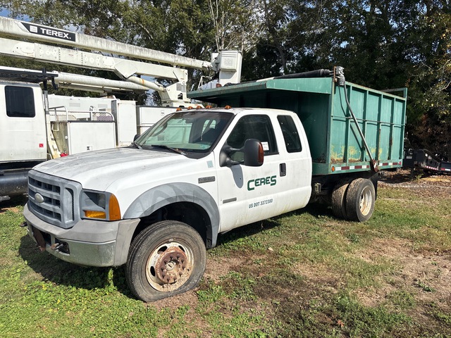 2005 Ford F-550 XL 6x4 Extended Cab Dump Truck