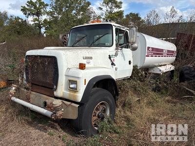 1996 Ford L8000 4000 gal 6x4 Water Truck (Inoperable)