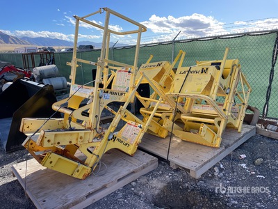 Quantity of Man Lift SHU30G Scissor Lift Step Attachments