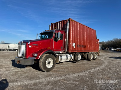 Hood 7000 7870 lb Articulated Boom on 2011 Kenworth T800 8x4 Grapple Truck
