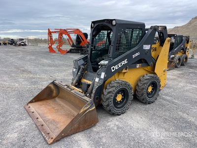 2019 John Deere 318G Chargeuse à direction à glissement