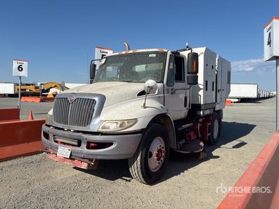 2011 Schwarze M6000 on 2012 International 4300 Sweeper Truck