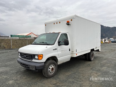 2006 Ford E-450 Econoline 4x2 Furgonetka