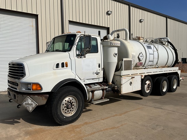 Huber on 2007 Sterling L9500 8x4 Vacuum Tanker Truck
