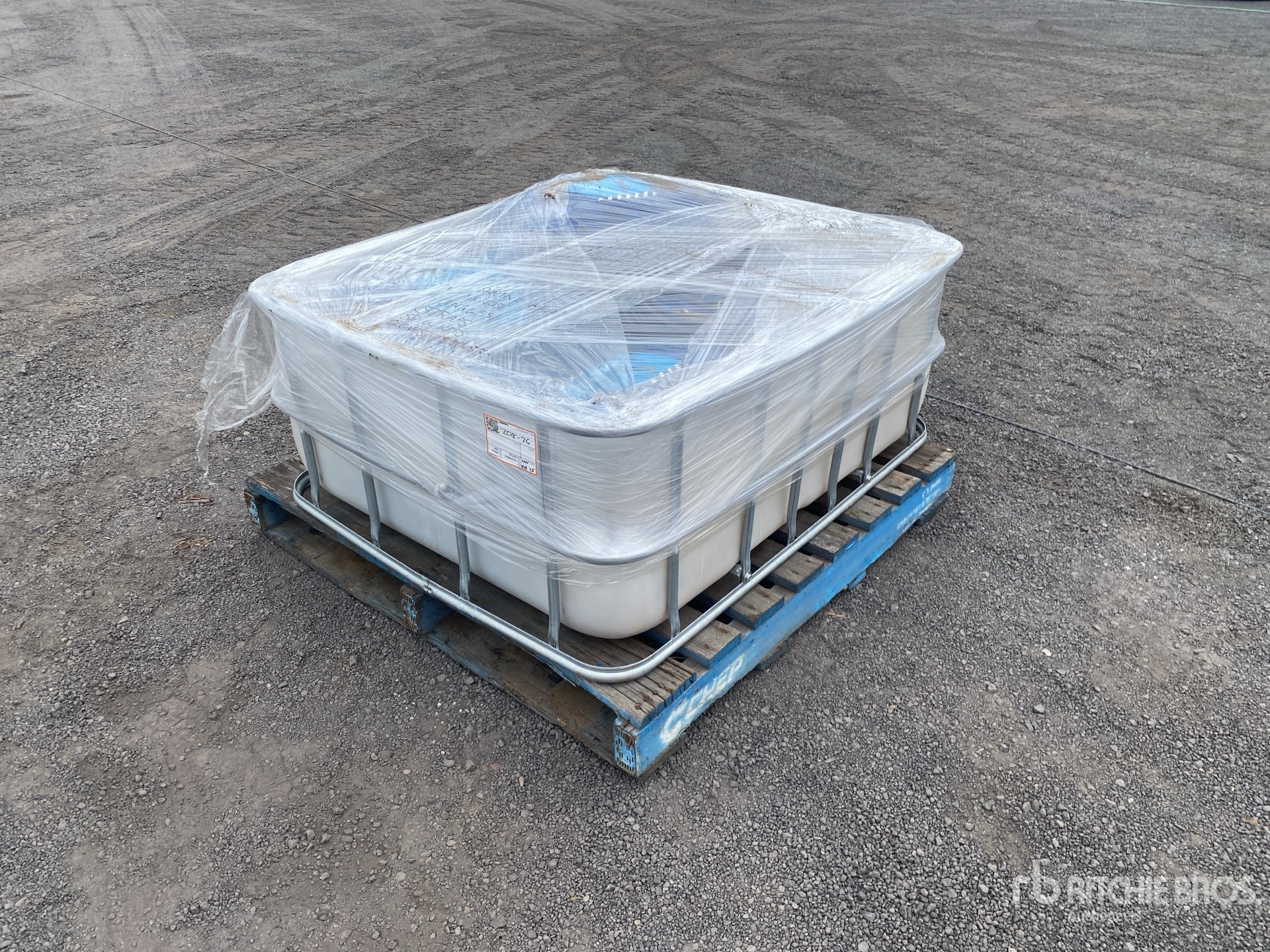 Quantity of Load Angle Protectors, Straps, Spill Kits, Air Hose