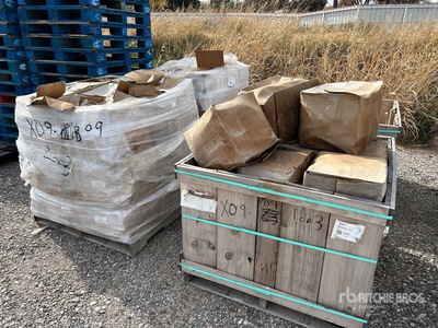 Quantity of (5) Crates of Assorted roof clips Varios otros (Unused)