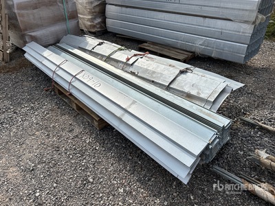 Large qty of assorted galvalume roofing materials Attrezzatura industriale