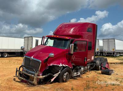 2023 International LT62F 3- Achs Sattelzugmaschine mit Schlafkabine