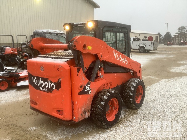 MINI CARGADOR SOBRE RUEDAS 2022 KUBOTA SSV65HC