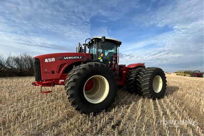2014 Versatile 450 Articulated Tractor