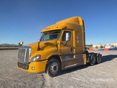 2016 Freightliner Cascadia 125 6x4 Tractocamion con Dormitorio / Cabina con cuccetta per trattore stradale