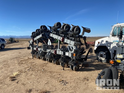 Hiniker 6000 30 ft 3-Point Cultivator