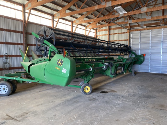 2010 John Deere 635D 35 ft Combine Header