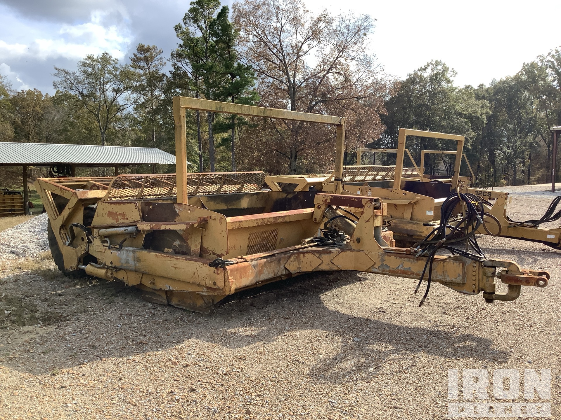 2003 Reynolds 17CS12 4 Tire Hydraulic Pull Scraper in Yazoo City