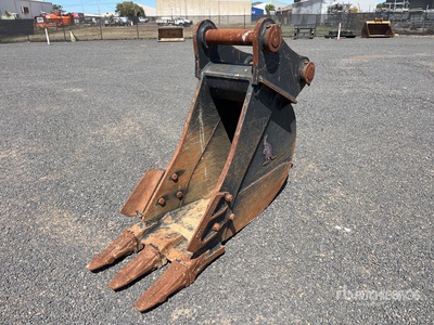 2023 Roo Attachments 600 mm Q/C Digging Excavator Bucket - Fits 30 - 40 ton