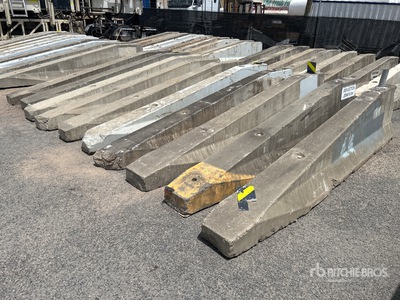 Quantity of (10) DB80 4 m Tapered Concrete Barriera