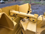 Chassis with Kipp/Schwenk-Gestängebolzen und -lager