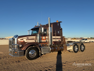 2014 Peterbilt 367 6x4 Sleeper Winch Truck