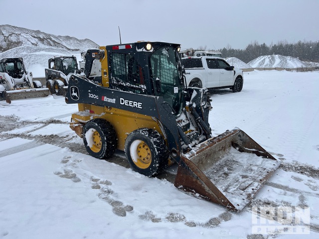 MINI CARGADOR SOBRE RUEDAS 2022 JOHN DEERE STEER