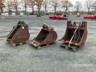 Quantity of (5) Excavator Bucket