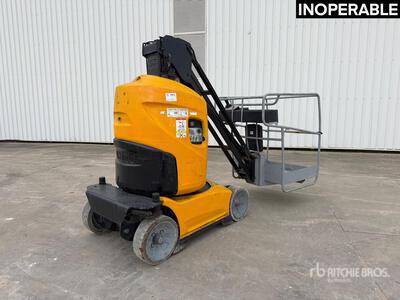 2013 Manitou 80VJR Nacelle A Mat Droit Vertical Mast Lift (Inoperable)