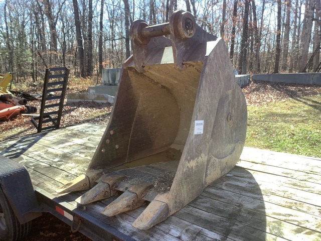 C & P 42 in Digging Excavator Bucket - Fits Cat 336F