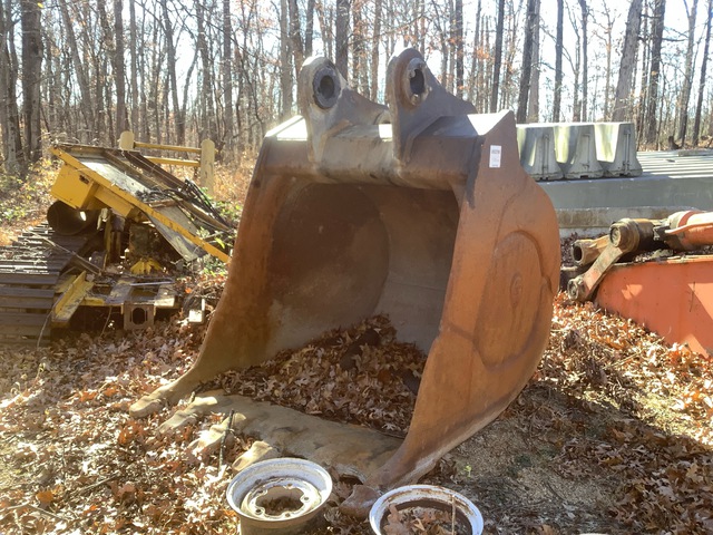 CF 64 in Digging Excavator Bucket - Fits Hitachi 450, 470, 550