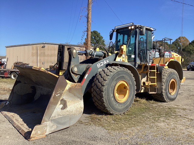 2014 John Deere 824K Wheel Loader