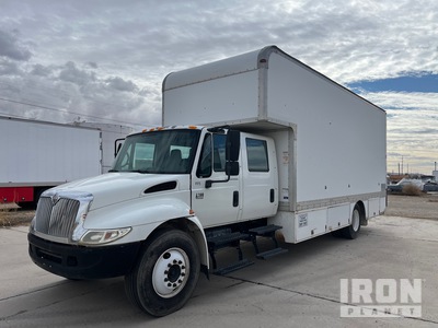 2004 International 4300 4x2 Crew Cab Moving Van Truck