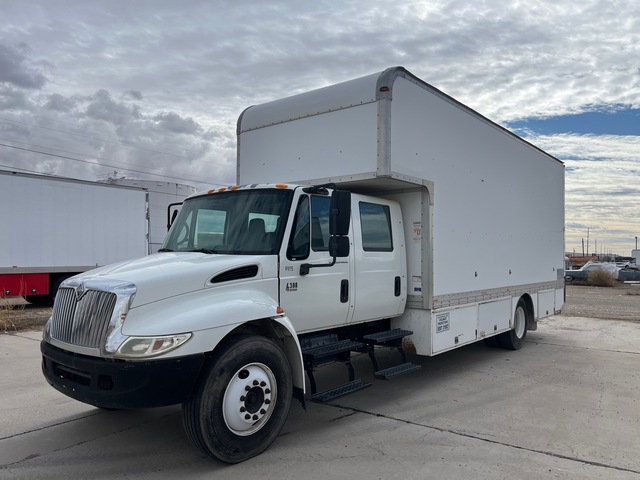 2004 International 4300 4x2 Crew Cab Moving Van Truck