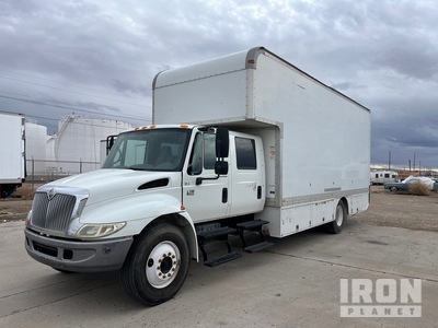 2004 International 4300 4x2 Crew Cab Moving Van Truck