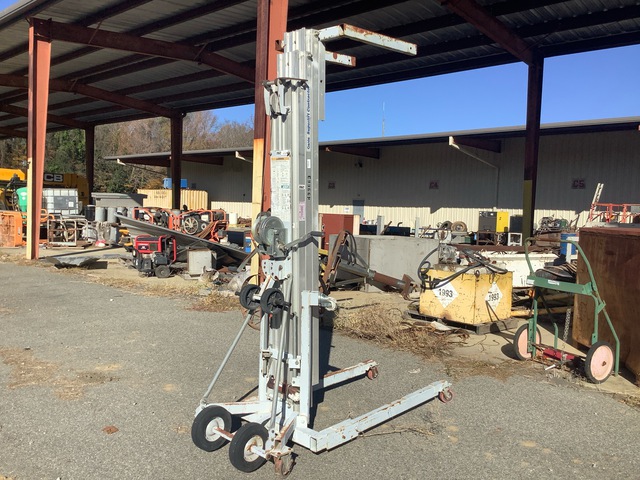 2004 Genie SLC-18 Material Hoist