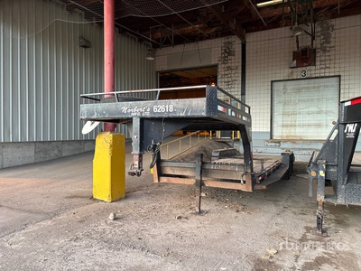 1999 Norberts Mfg Ltd 27 ft Tri/A Gooseneck Equipment Trailer