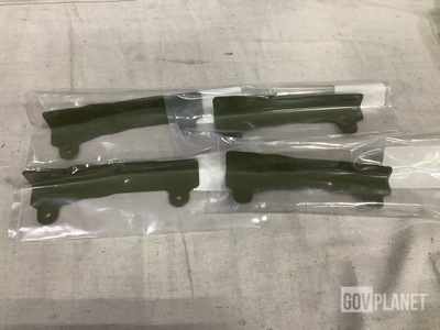 (27) Boeing 32-32021-28 Frame Clips