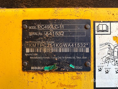 2017 Komatsu PC490LC-11 Tracked Excavator