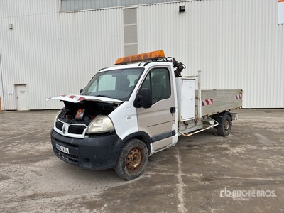 2014 HMF 152T2 12V 830 kg on 2006 Renault Master dCi 120 4x2 Camion Benne Avec Grue Kiepwagen met kraan