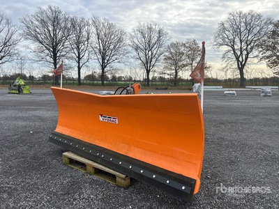 2024 Hydrac UNI 270 2700 mm 2 Way 3 Pt. Hitch Schneepflug (Unused)