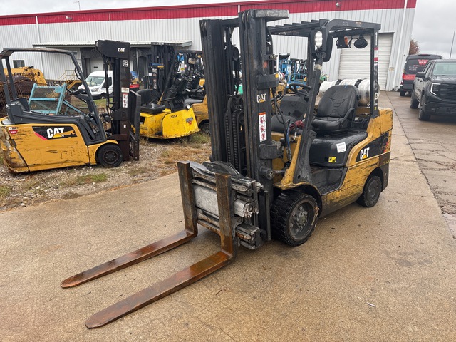 2019 Cat 2C6000 4000 lb Cushion Tire Forklift
