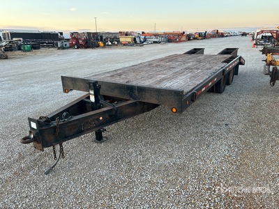 Utility 24 ft T/A Equipment Trailer